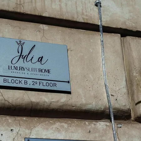 Julia Luxury * Řím