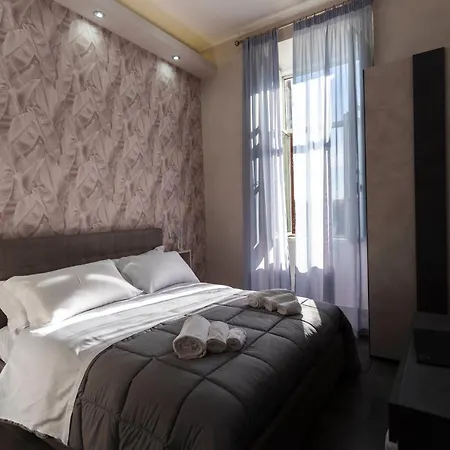 Julia Luxury