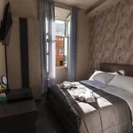 Julia Luxury بيت ضيافة 4*