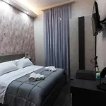 بيت ضيافة Julia Luxury 4*